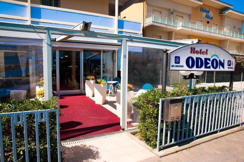 Hotel Odeon Τσέρβια Εξωτερικό φωτογραφία