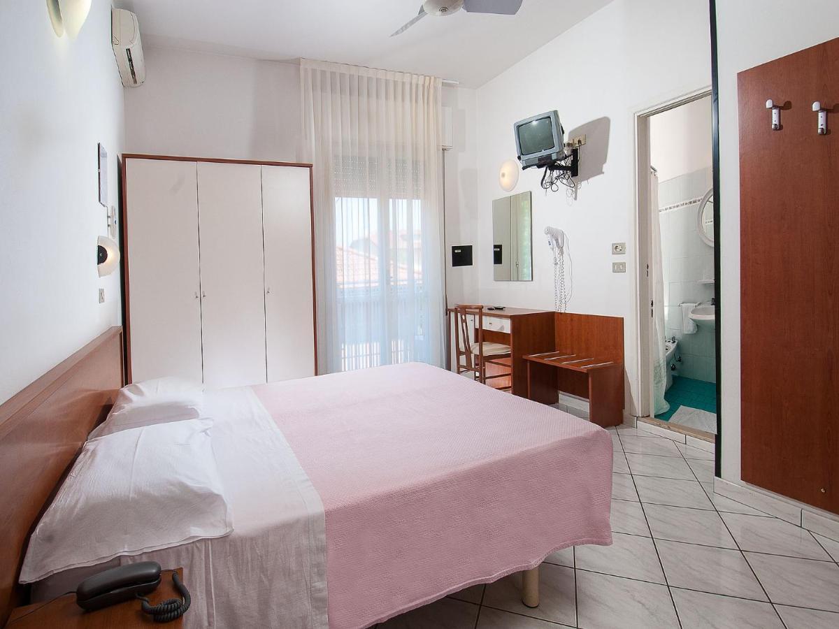 Hotel Odeon Τσέρβια Εξωτερικό φωτογραφία
