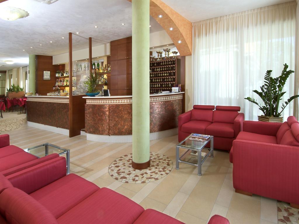 Hotel Odeon Τσέρβια Εξωτερικό φωτογραφία